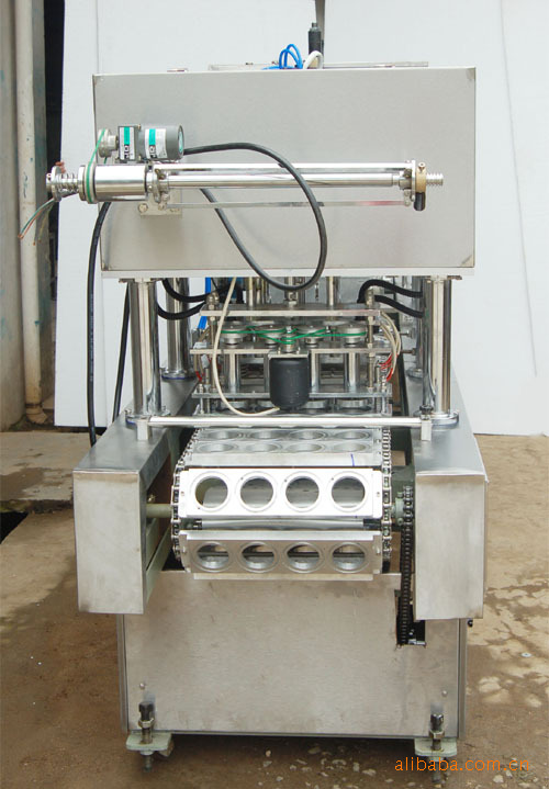 CD-系列機(jī)械傳動飲料自動灌裝封蓋機(jī)012