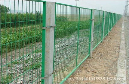 公路鐵路防護網(wǎng)護欄網(wǎng)